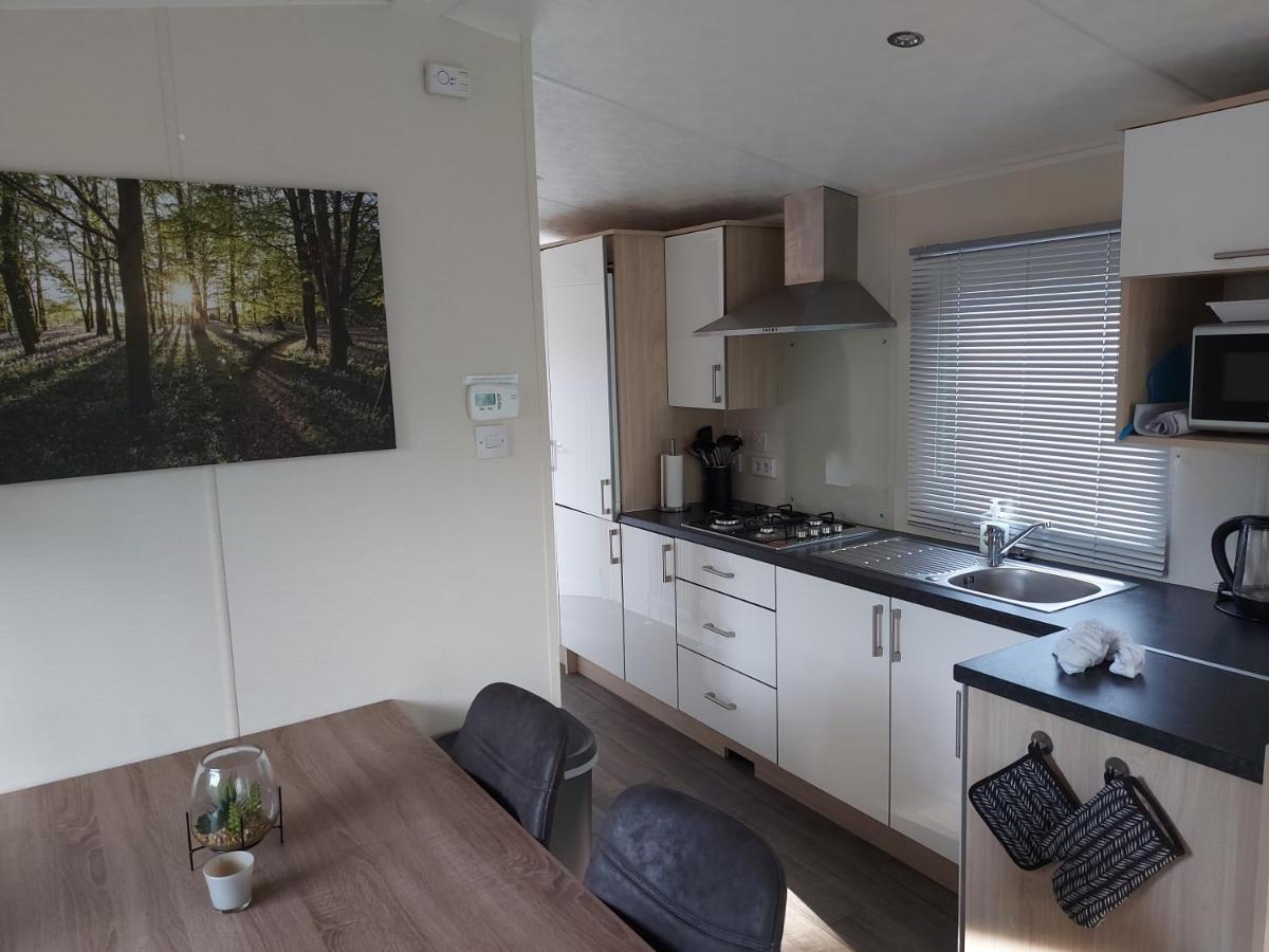 Chalet Wanama. Gelegen Op Het Vakantiepark Het Lierderholt Op De Veluwe. Villa Beekbergen Exterior foto